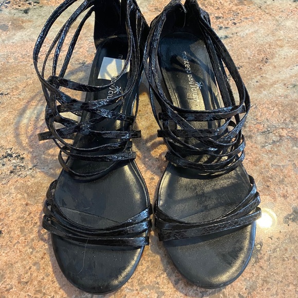 Montego Bay Shoe - Picture 2 of 5